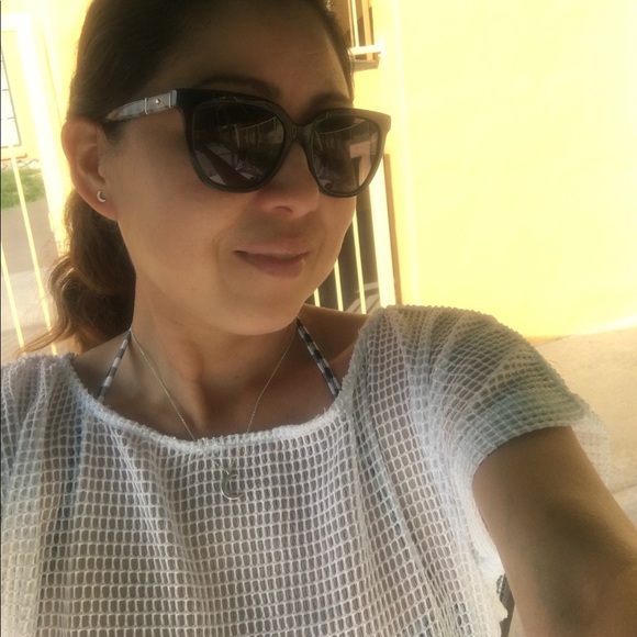 Meet your Posher, Ruth - Picture 2 of 4